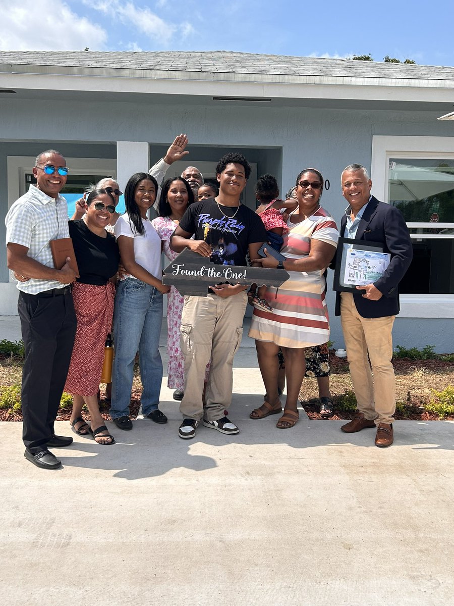 Dedication day!  Congrats Genesis & Benita.. and thanks @TUUCI for partnering with us @wsvn to help make it happen @HabitatMiami #homeownership #buildingcommunity