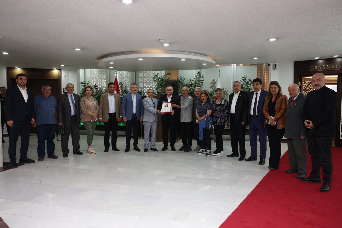 Kırşehir İli İlçeleri Kültür ve Dayanışma Derneği Genel Başkanı Sayın Orhan Aydın ve Yönetim Kurulu üyelerine nazik ziyaretleri için teşekkür ediyorum.