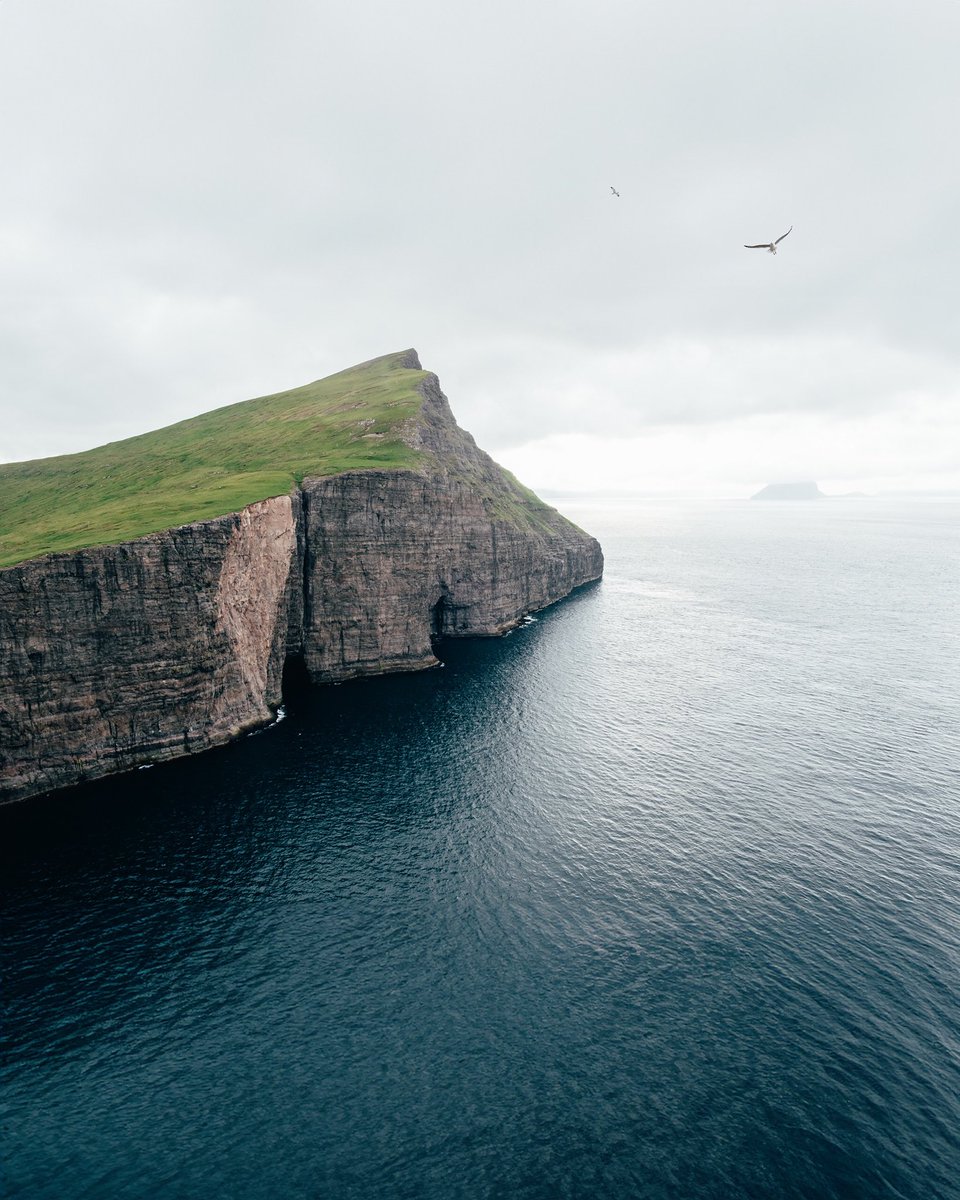 Faroe Islands🇫🇴

#faroeislands #denmark #coast #travel #landscape #adventure #fujifilm #photography #travelphotography