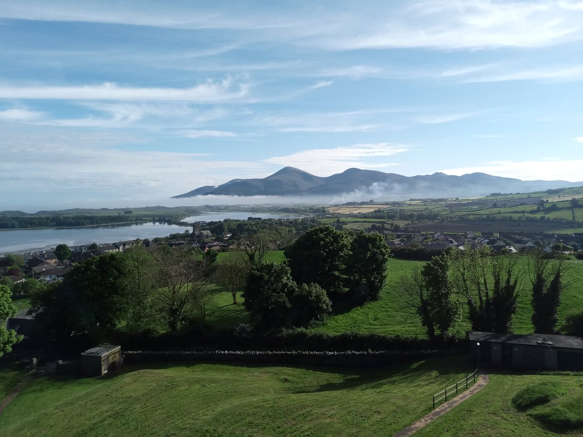 The view right now from Dundrum Castle 🏰 Hallelujah!