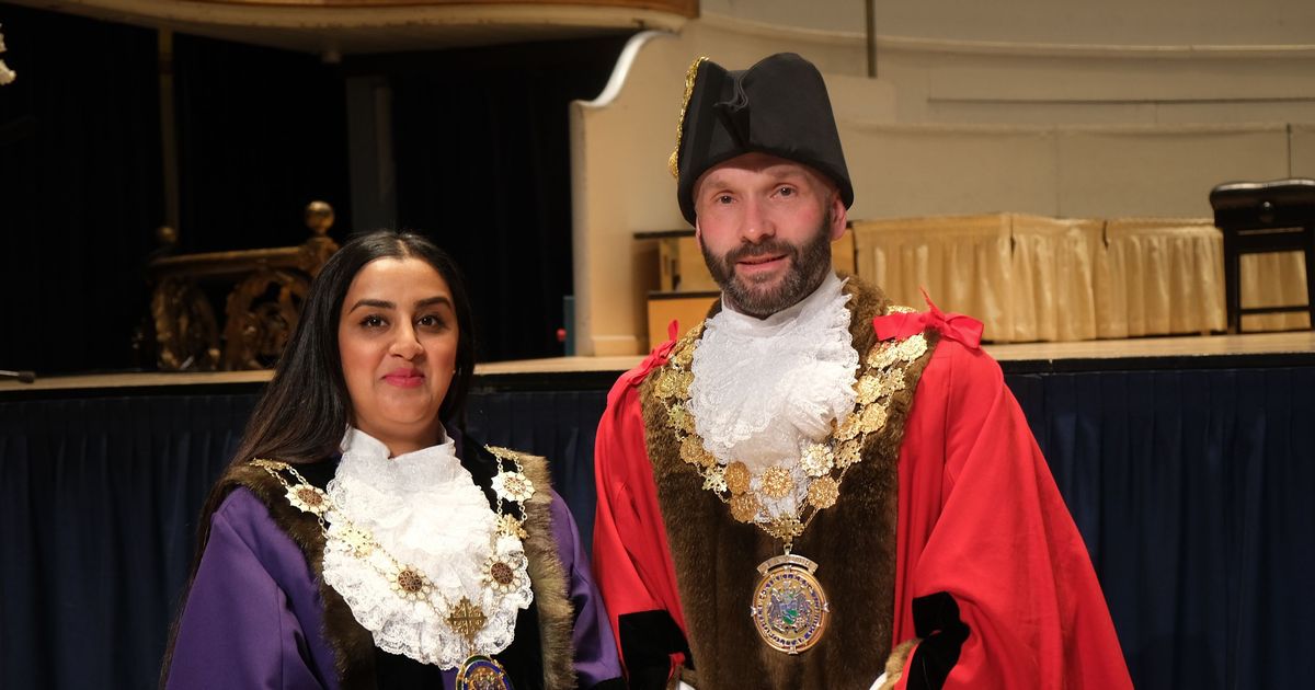 History in the making as youngest Mayor of Kirklees set to take office examinerlive.co.uk/news/west-york… #LocalToOssett #westyorkshire