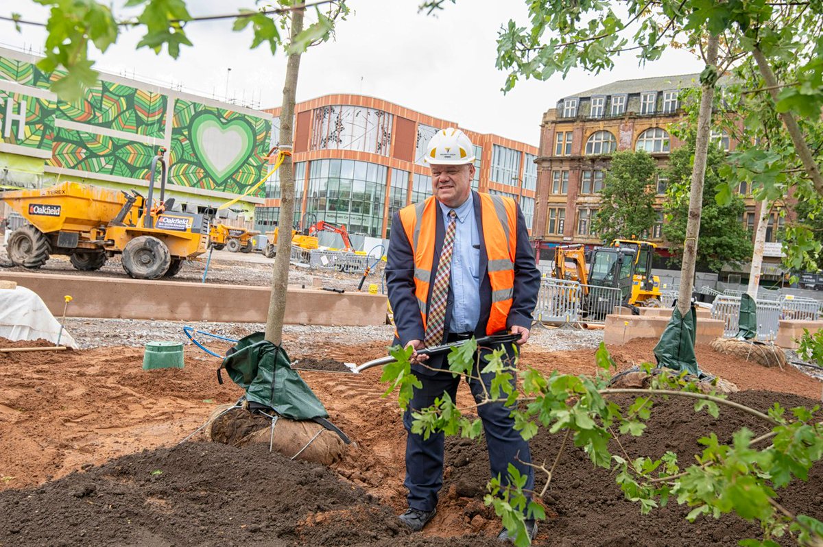 💚 Nottingham's GREEN HEART wildlife-rich space well underway at Broad Marsh transformation site #Nottingham Building work is well underway to create the new wildlife-rich Green Heart, which is part of the Broad Marsh area and the site of the former shopping centre. This is a