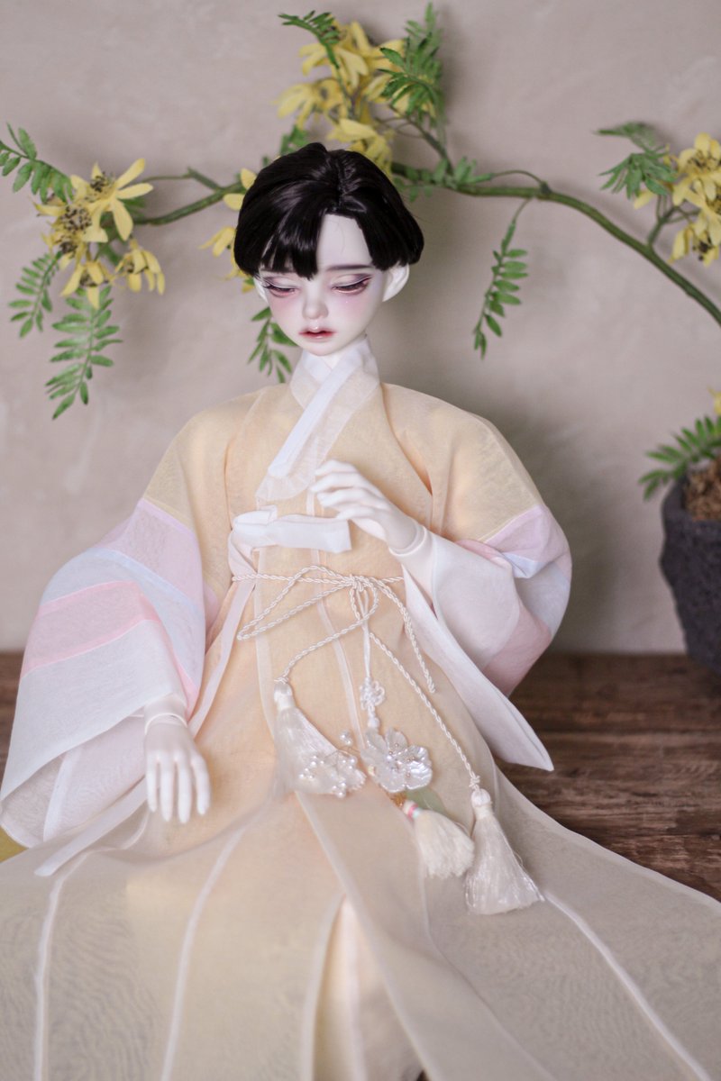 [팔로우+Rt 이벤트]
안녕하세요 동지주단입니다.
신작 파스텔 색동 원삼, 두루마기 세트를 주문받습니다. 봄~여름에 어울리는 화사한 느낌으로 준비했습니다. 흔히 볼수 없는 퓨전 색동 원삼이라 유니크하게 연출하실 수도 있어요~♡
이번 신작도 많은 사랑 부탁드립니다^^
(이어서)