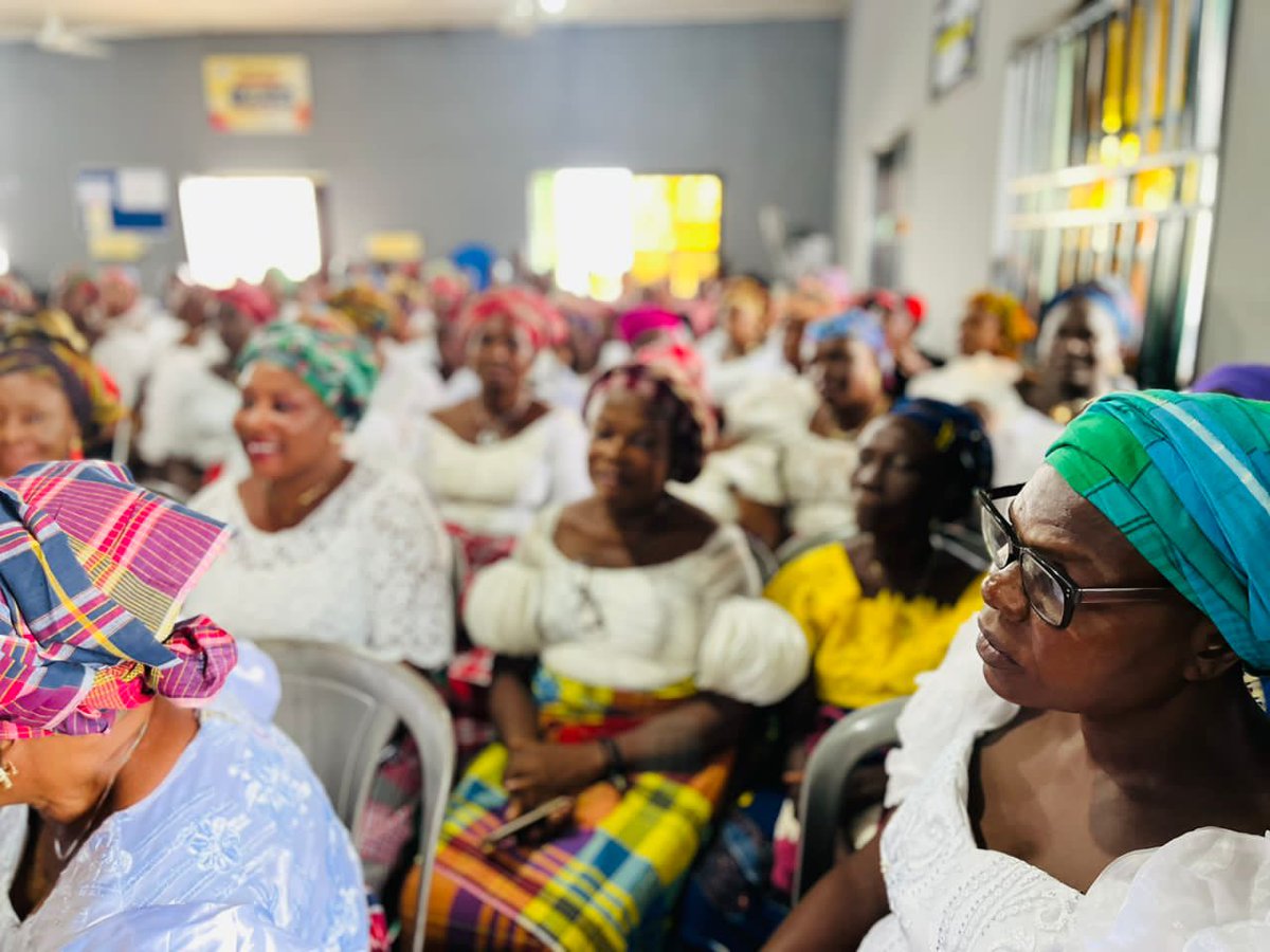 AMB. CHIJIOKE IHUNWO LAUNCHES N10M GRANT FOR OBIO/AKPOR WOMEN The leader of Obio/Akpor LGA Simplified Movement, Ambassador Chijioke Ihunwo, has unveiled a N10 million grant aimed at empowering women in Ward 1 of Obio/Akpor Local Government Area. The announcement was made during