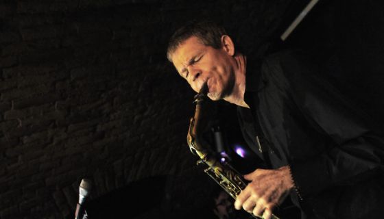 Grammy Award Winning Saxophonist David Sanborn Has Passed trib.al/5igw1qV