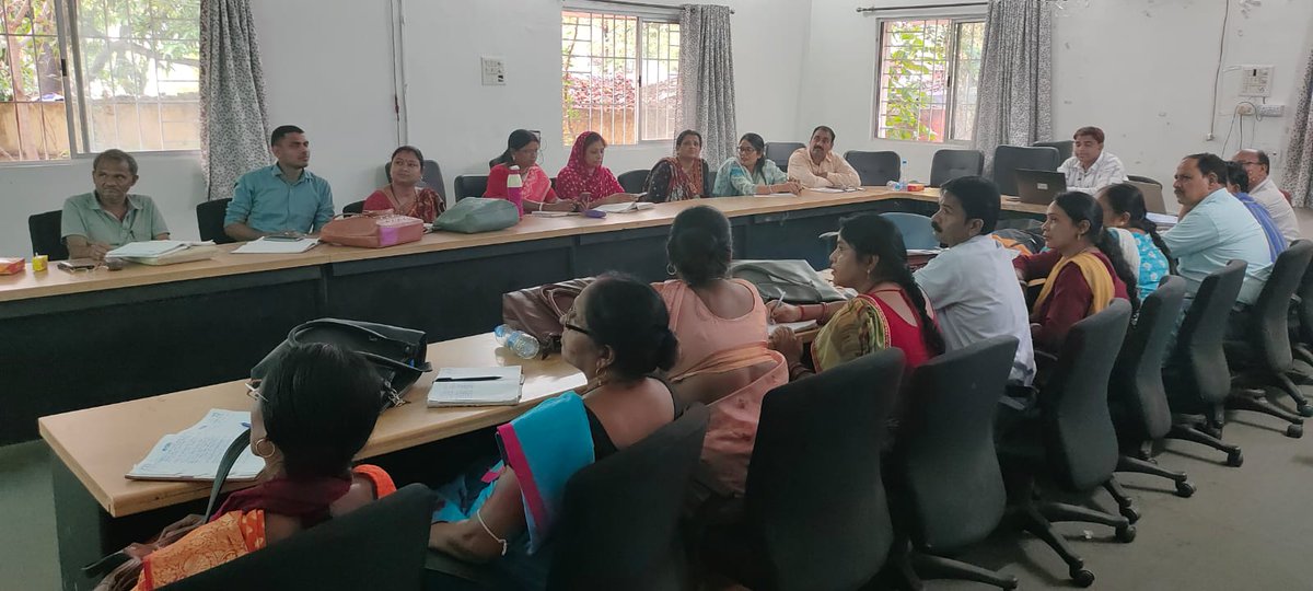 #Innovation in action in #Jharkhand! Dhanbad's Block Training Teams embark on a journey of digital empowerment with #Sashaktportal orientation. Here's to efficiency, effectiveness, and elevating community skills to new heights!