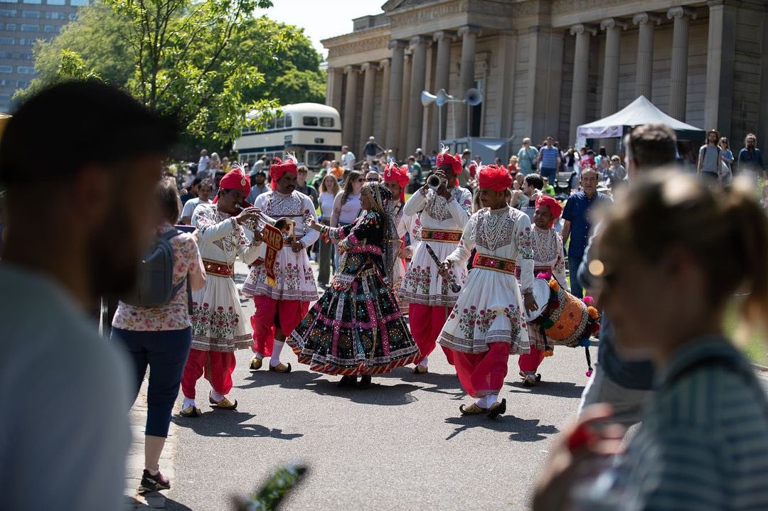 #Sheffield’s Weston Park May Fayre is back this Sunday (19 May) with a full day of FREE family entertainment, 11am - 5pm.🎉 There’ll be lots to see and do with street performers, circus acts, interactive stalls, live music, a fun fair and much more: 🎠🤹welcometosheffield.co.uk/content/events…