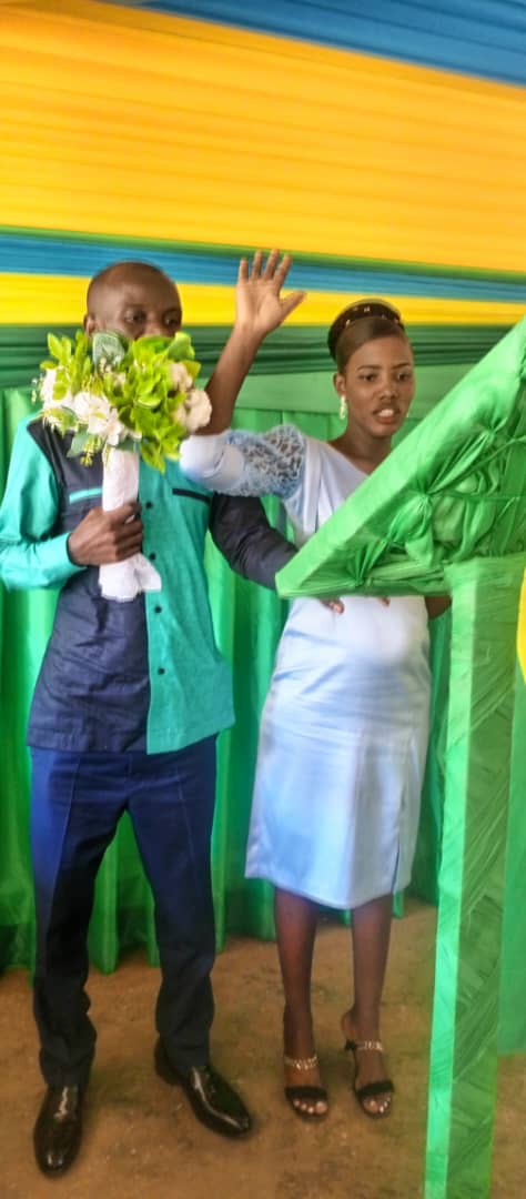 None tariki ya 14.05.2024 umwanditsi w'irangamimere mu Murenge wa kigarama yasezeranyije couples 2abasore n'inkumi mu buryo bwemewe n'amategeko.
