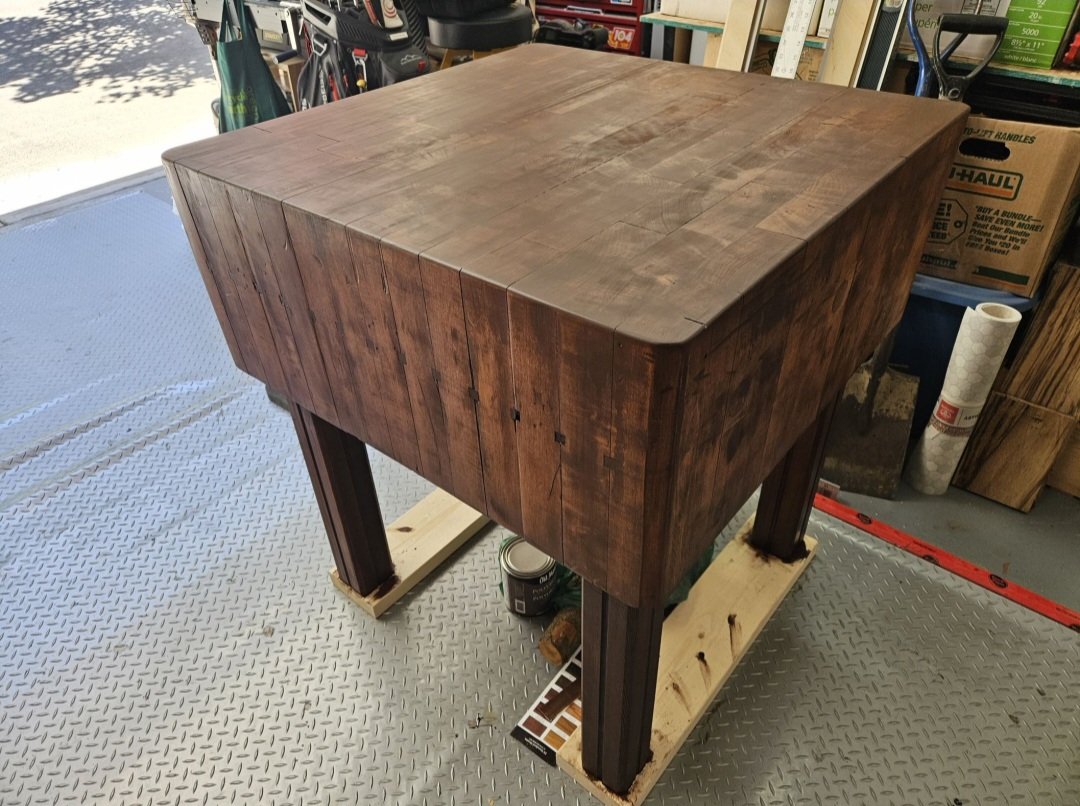 smitty_mark's tweet image. Well....#theBeast is done. 🎉

New legs, top leveled, holes filled, stripped &amp;amp; sanded, re-stained 3 times, and finally 2 top coats.

Time to let the finish harden while I get the next project going before taking them both back to their owner.

#butcherblock