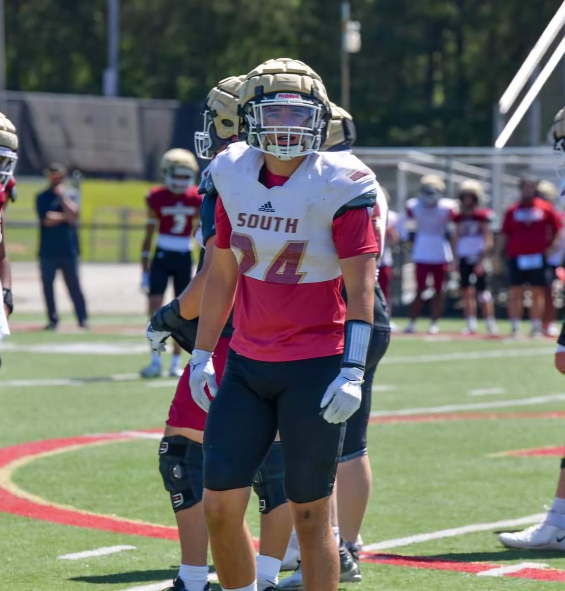 TylerLeyshon14's tweet photo. Switched to TE from WR, then put on 25lbs this off season. We're just getting started...

#AGTG 🙏 #GetOnTheBoat ⚔️ #WARReady @south_paulding @Coach_Allen5 @Coach_OJames @_CoachLawson @RecruitGeorgia @NwGaFootball @JeremyO_Johnson @ChadSimmons_ @RustyMansell_ @LUFBRecruiting https://t.co/aXYZ4Hn27p