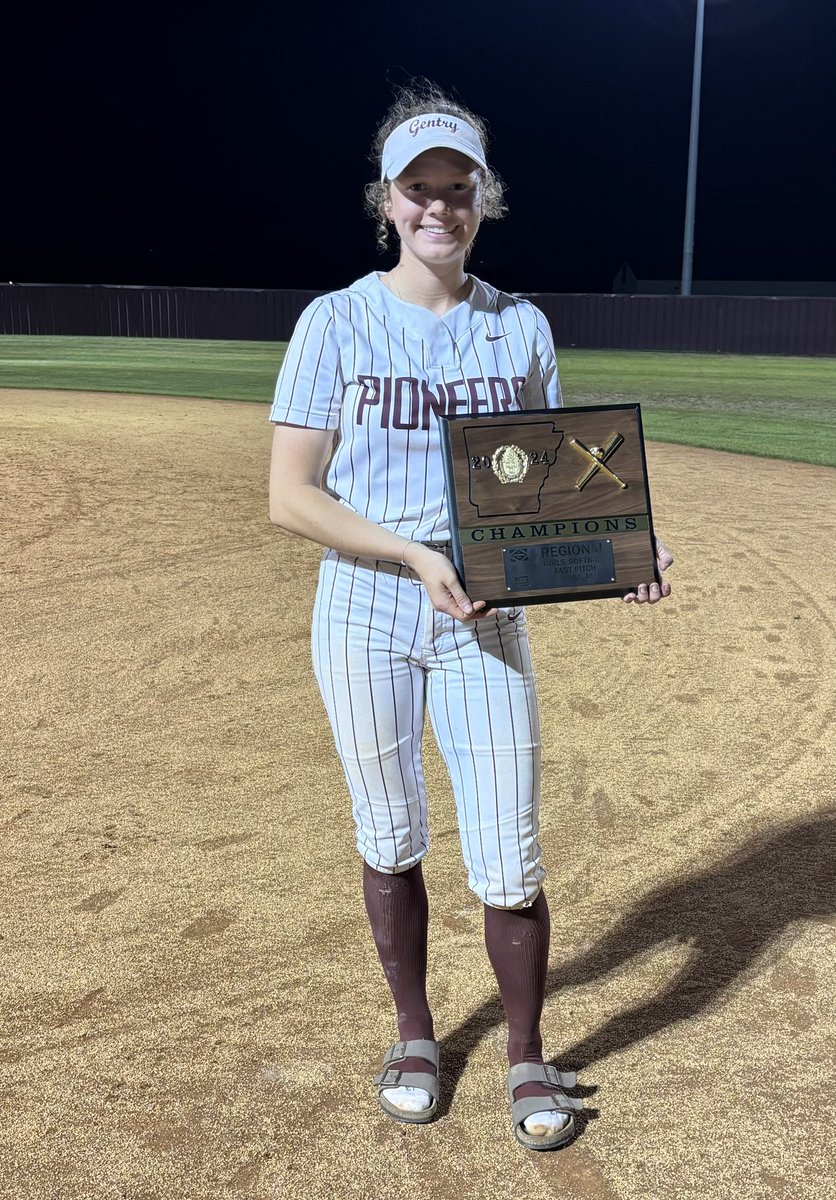 We had a pretty great season but came up a little short. 
~Conference Runner Up
~4A North Regional Champs
~4A State Semi-Finalist
Finished the season with: BA .355, 5 HR’s, 30 SB, and a FP of .949
Already setting goals for next year  🎯🏆
