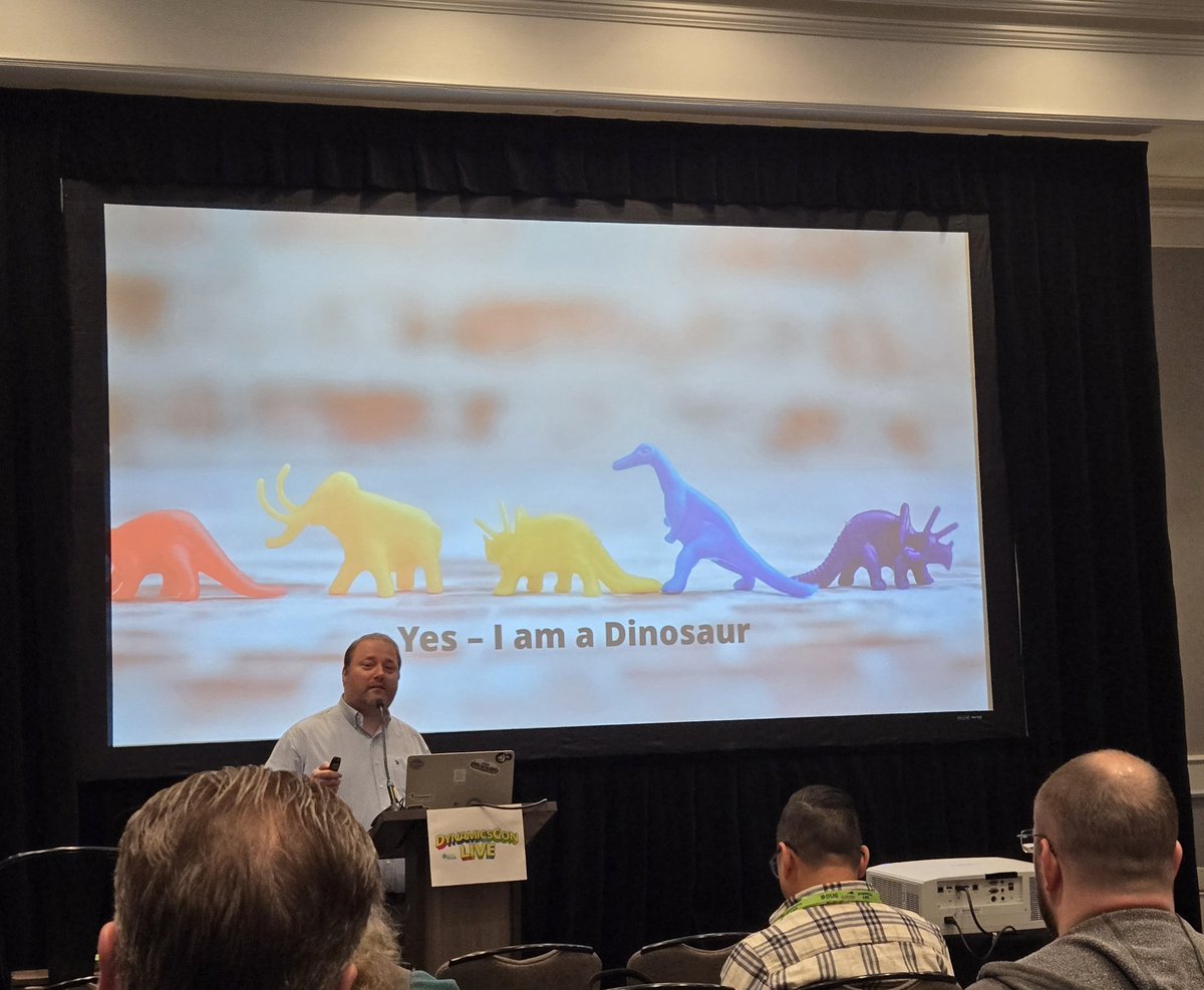 Learning from a Dinosaur all the tips and tricks for how to give the #BusinessCentral users a chance with the one and only @TheDoubleH at #DynamicsConLive #CommunityRocks