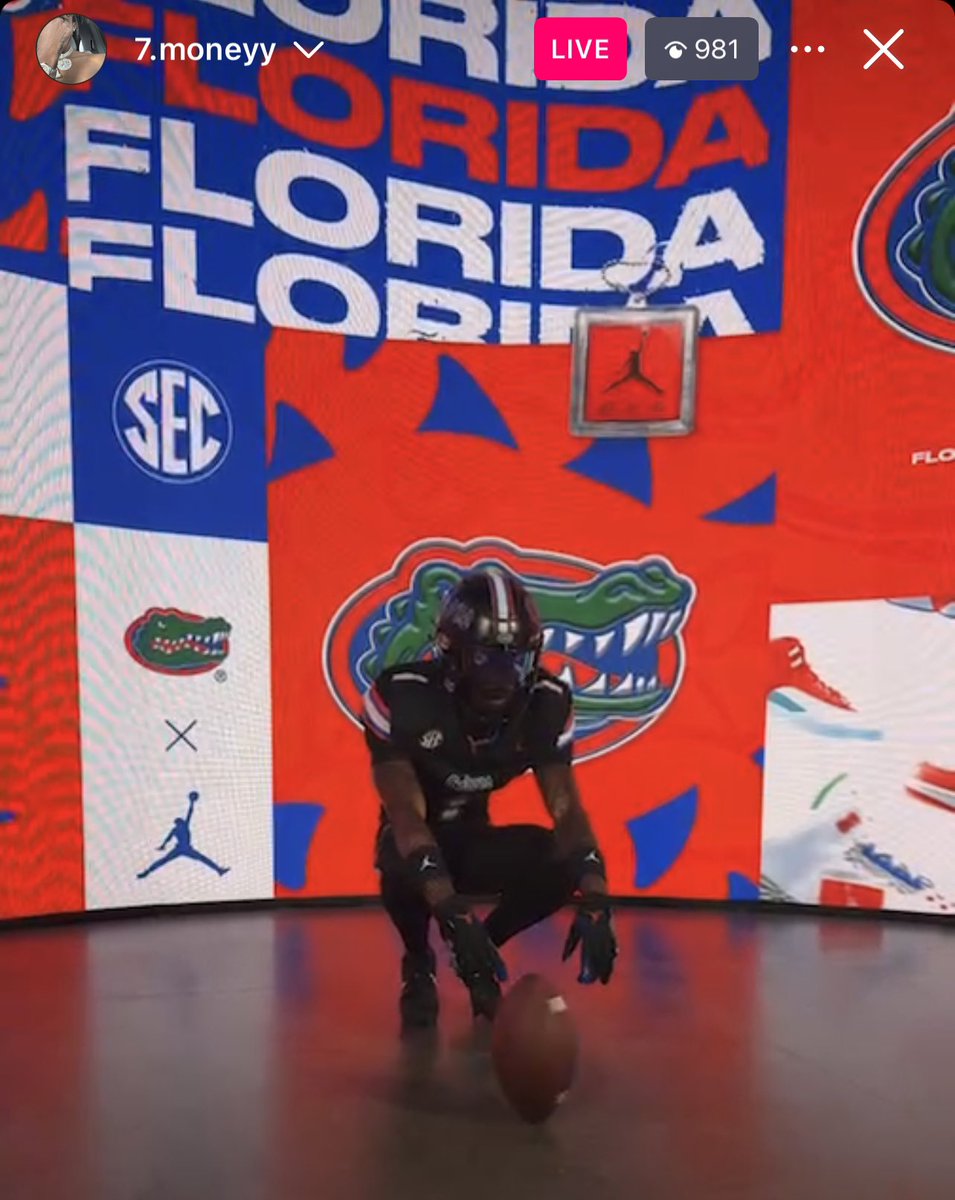 Former Colorado CB Cormani McClain on his visit to Florida 🐊 McClain, a Five-Star Recruit in the ‘23 Class, is the Top Available CB in the Transfer Portal (per On3) on3.com/db/cormani-mcc…
