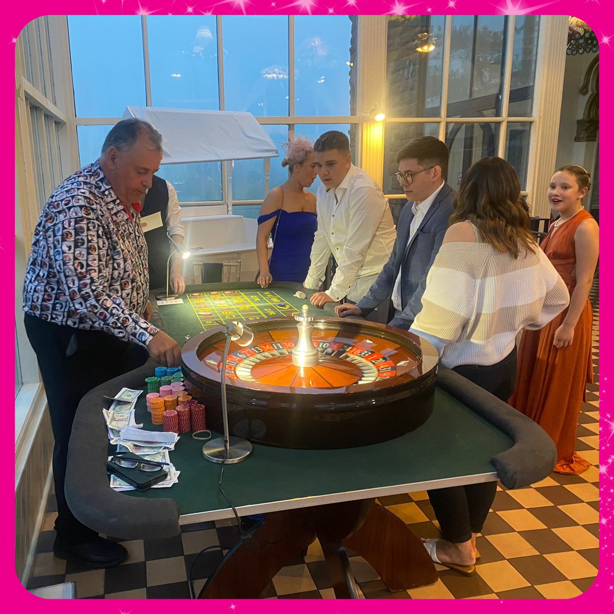 The 𝗦𝗲𝗹𝗳𝗶𝗲 𝗣𝗼𝗱 𝗮𝗻𝗱 𝗥𝗼𝘂𝗹𝗲𝘁𝘁𝗲 went down great at @RushpoolHall last weekend! Congratulations Mr & Mrs Finney! 🤩 #SelfiePod #Roulette #Photobooth #WeddingFun #EventEntertainment #PartyPerfection