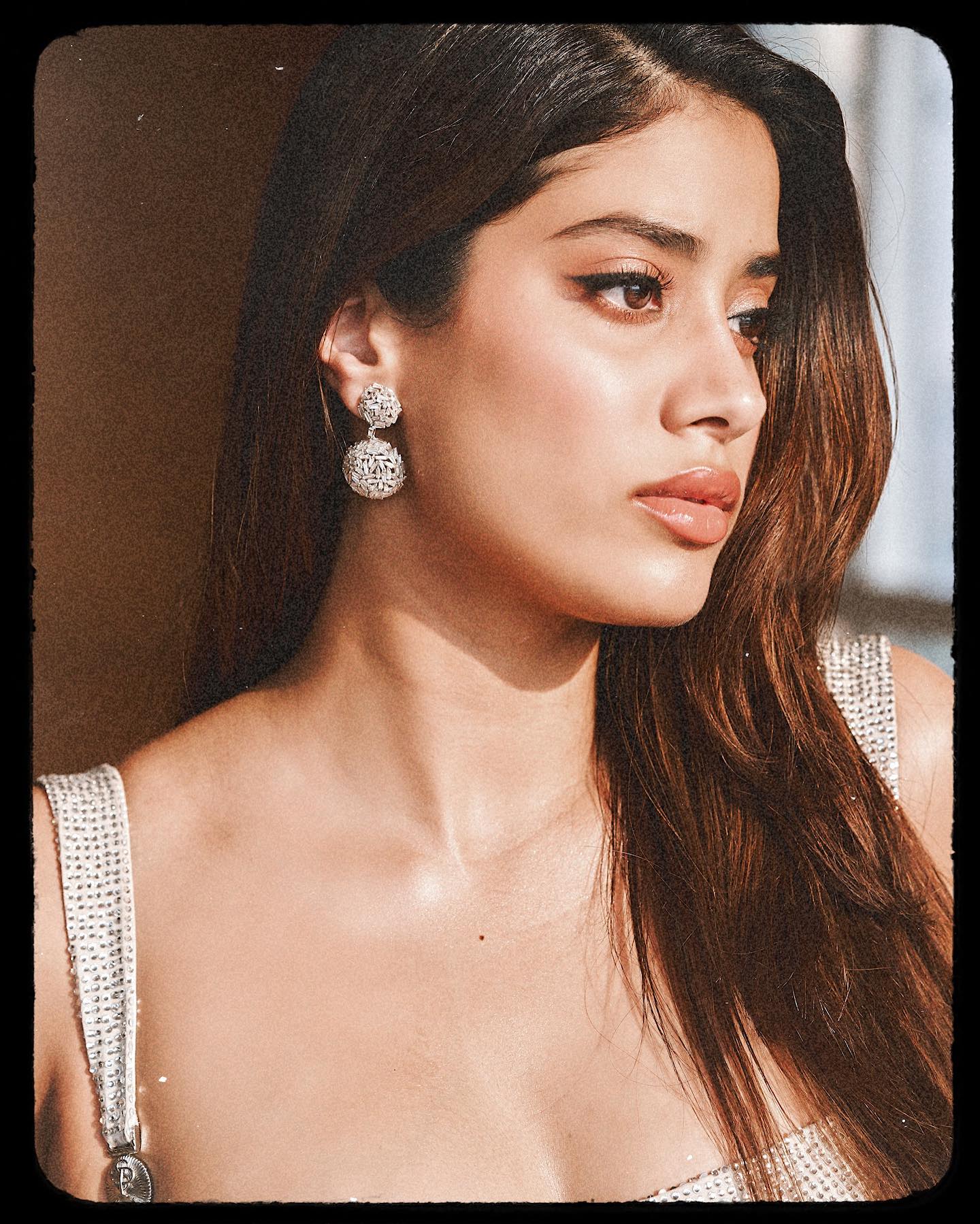 GNjkyRBbwAA8hly?format=jpg&name=large