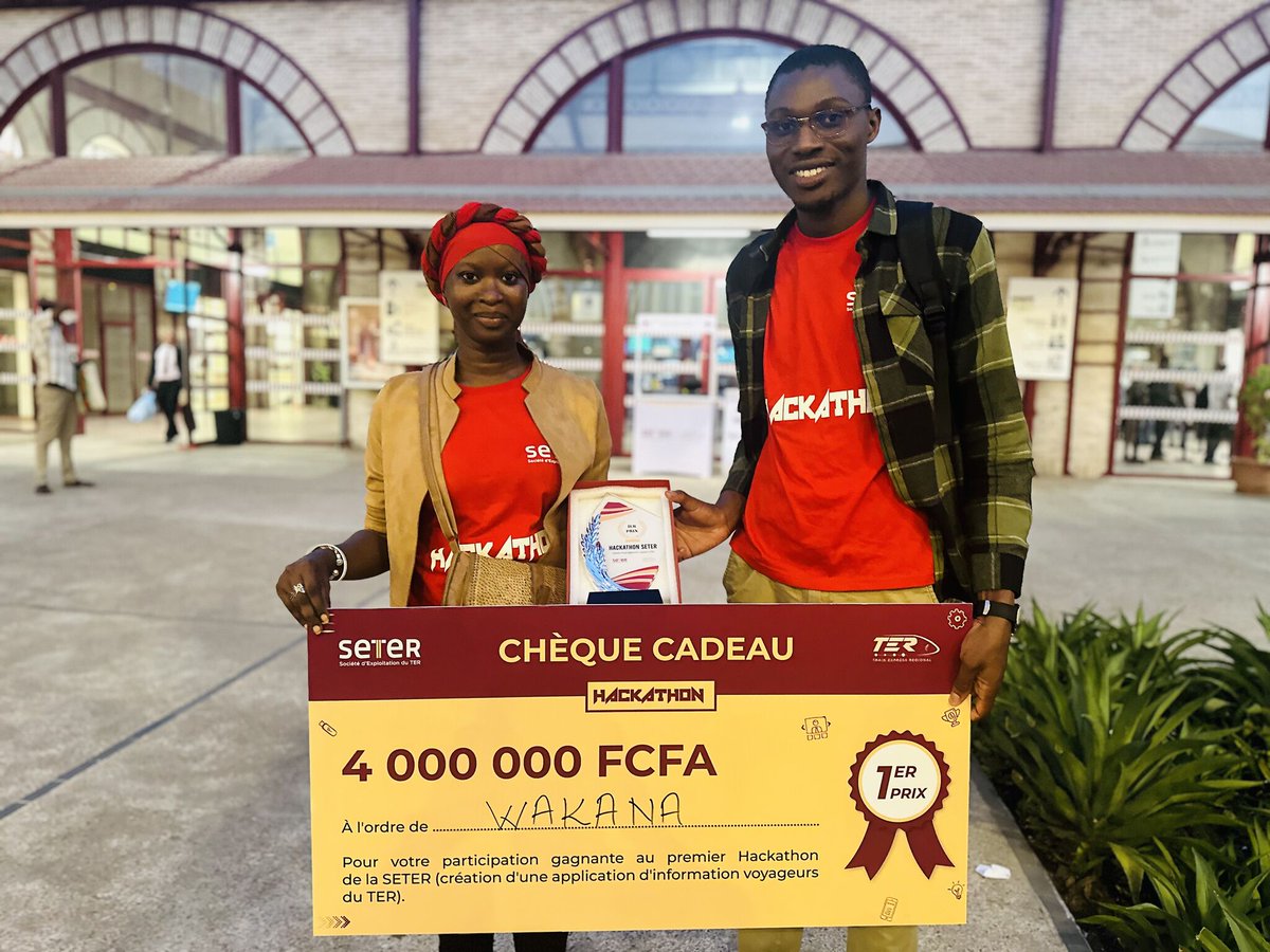 🌟Nos brillants apprenants de la Promo 6 de l'École du Code Sonatel Academy ont remporté le 1er prix au Hackathon de la SETER avec le projet #WAKANA .
Une appli innovante, intuitive et inclusive, démontrant l'esprit d'innovation de Orange Digital Center. 👏🏾
#AmalNjariñAskanWi