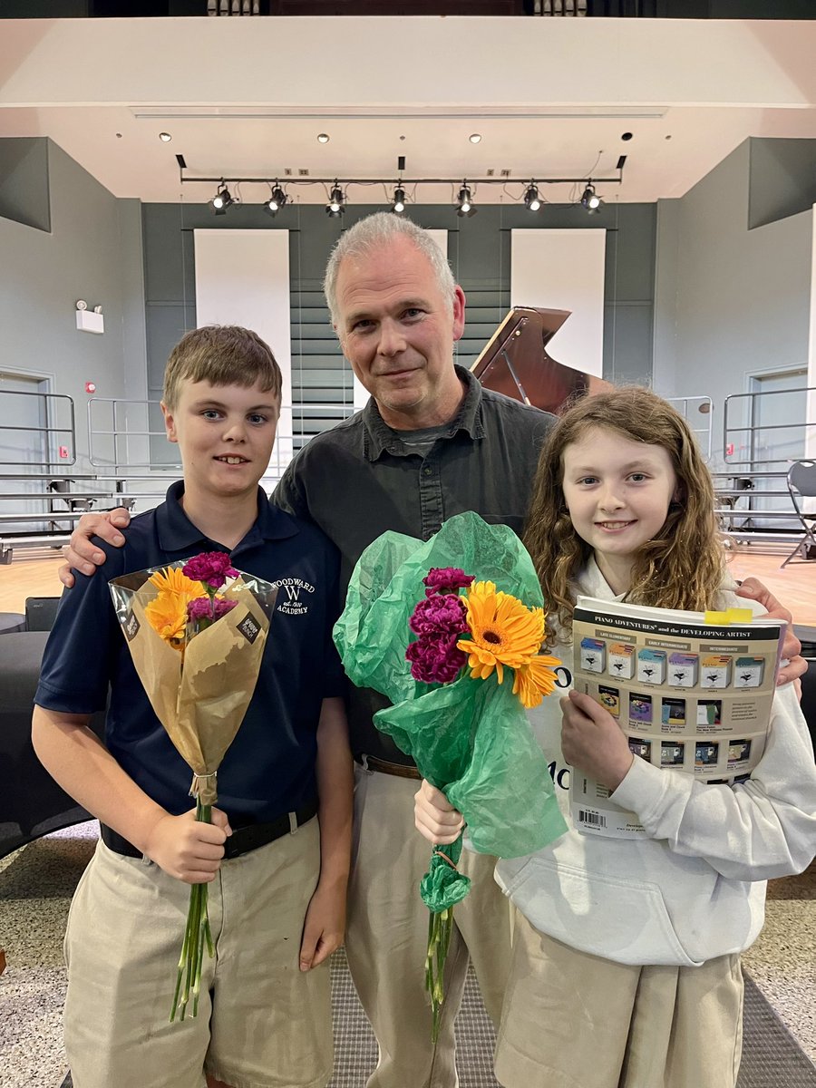 So thankful for Mr. Montague! His kindness and expertise is unmatched! Super proud of these two! We loved their 🎹 and 🎸 recital yesterday. @WoodwardAcademy @WApriMusic