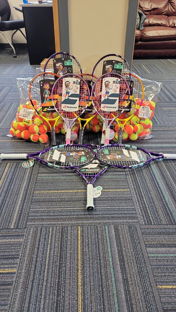 BobcatAndersonT's tweet photo. Thankful to @usta and @babolat for helping us upgrade some of our junior academy racquets!
#USTAgrant #Babolat #JuniorTennis #Montana https://t.co/k7iNNUWkCj