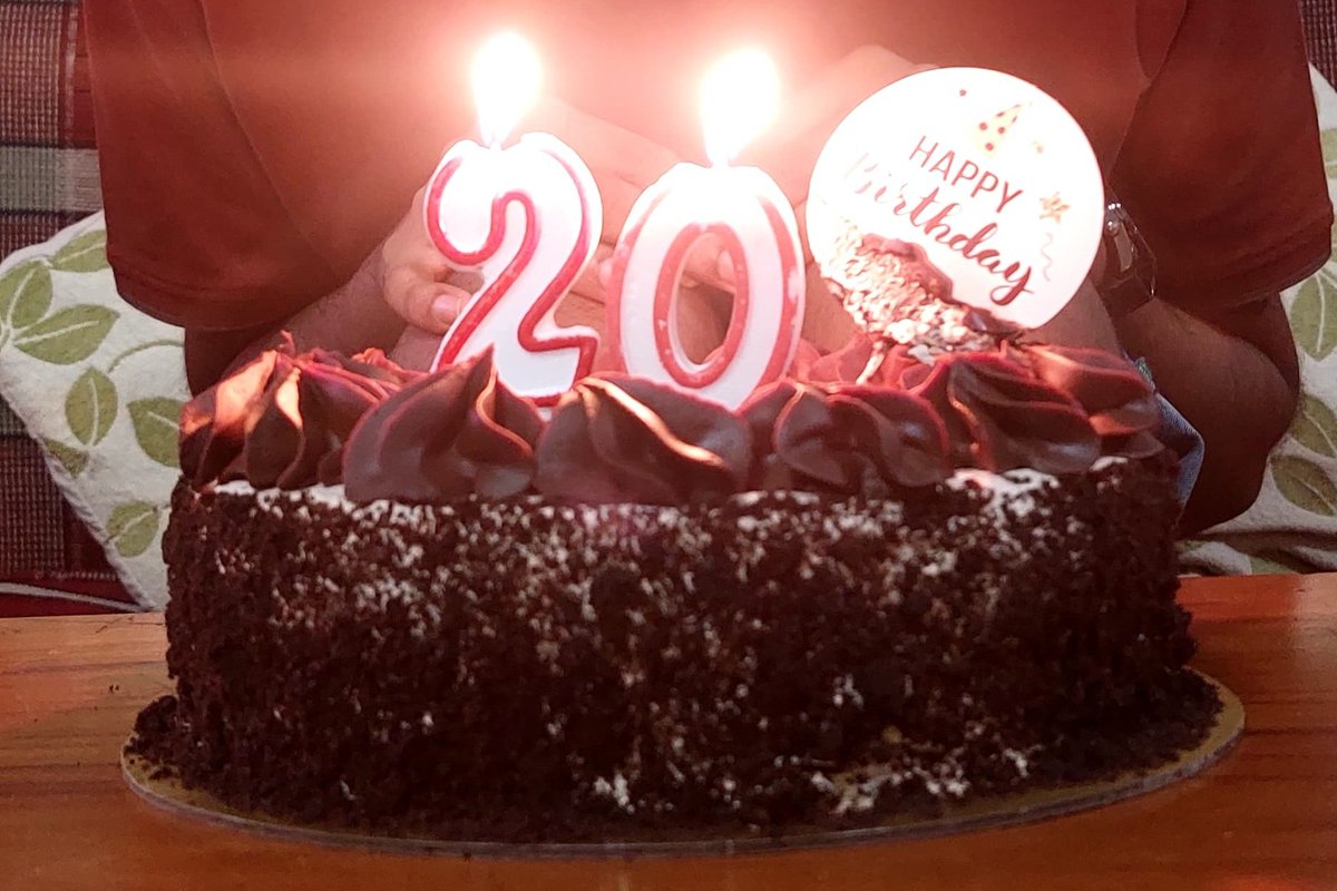 20th Birthday Cake 🎂✨️🧡. 

#RubinaDilaik • #RubiHolics
