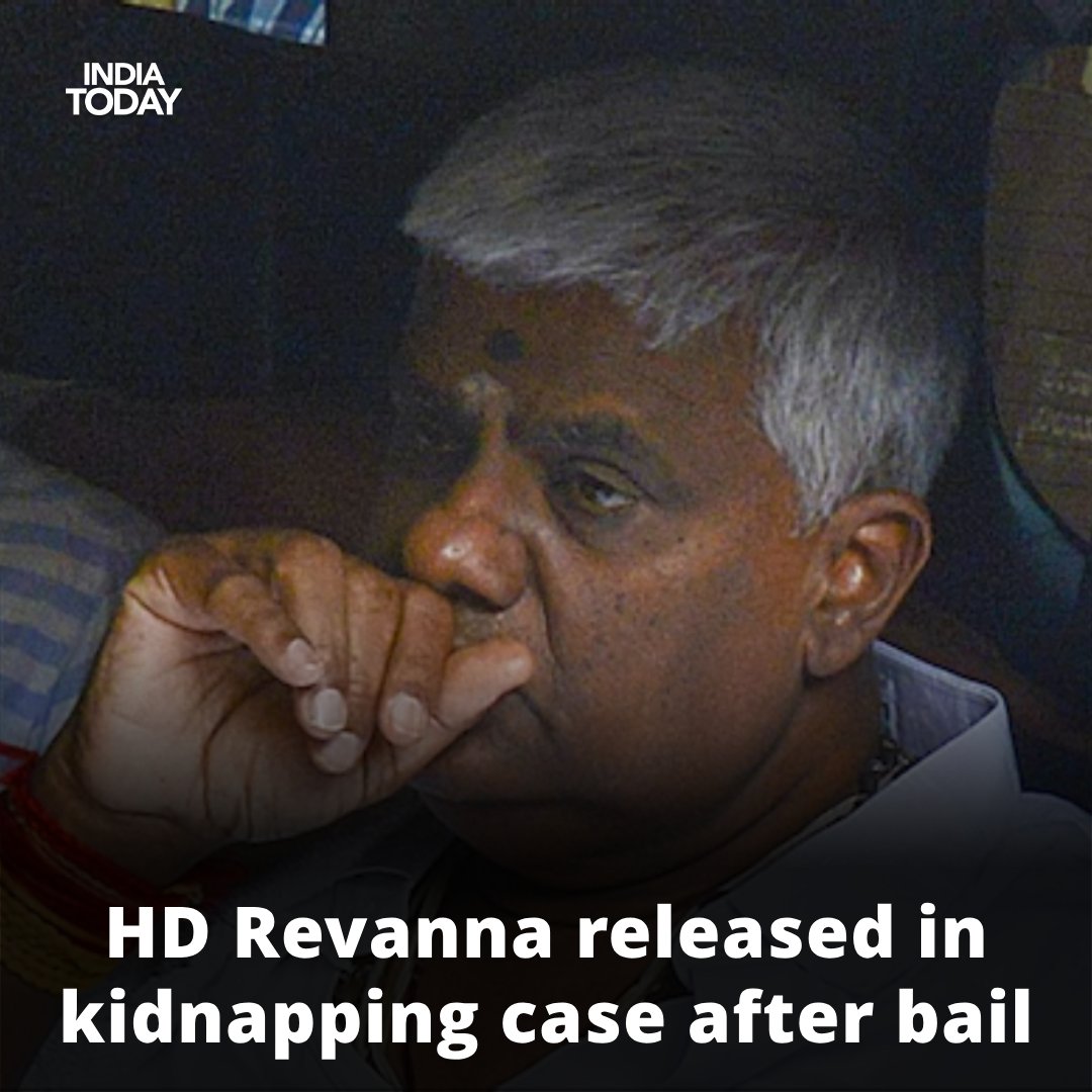 JD(S) MLA HD Revanna walks out of jail in kidnapping case: 'Will come out clean'

Karnataka JDS MLA HD Revanna walked out of jail on bail in a kidnapping case. He refuted the allegations and asserted that he will come out of them.

#ITCard #Karnataka #HDRevanna | @anaghakesav