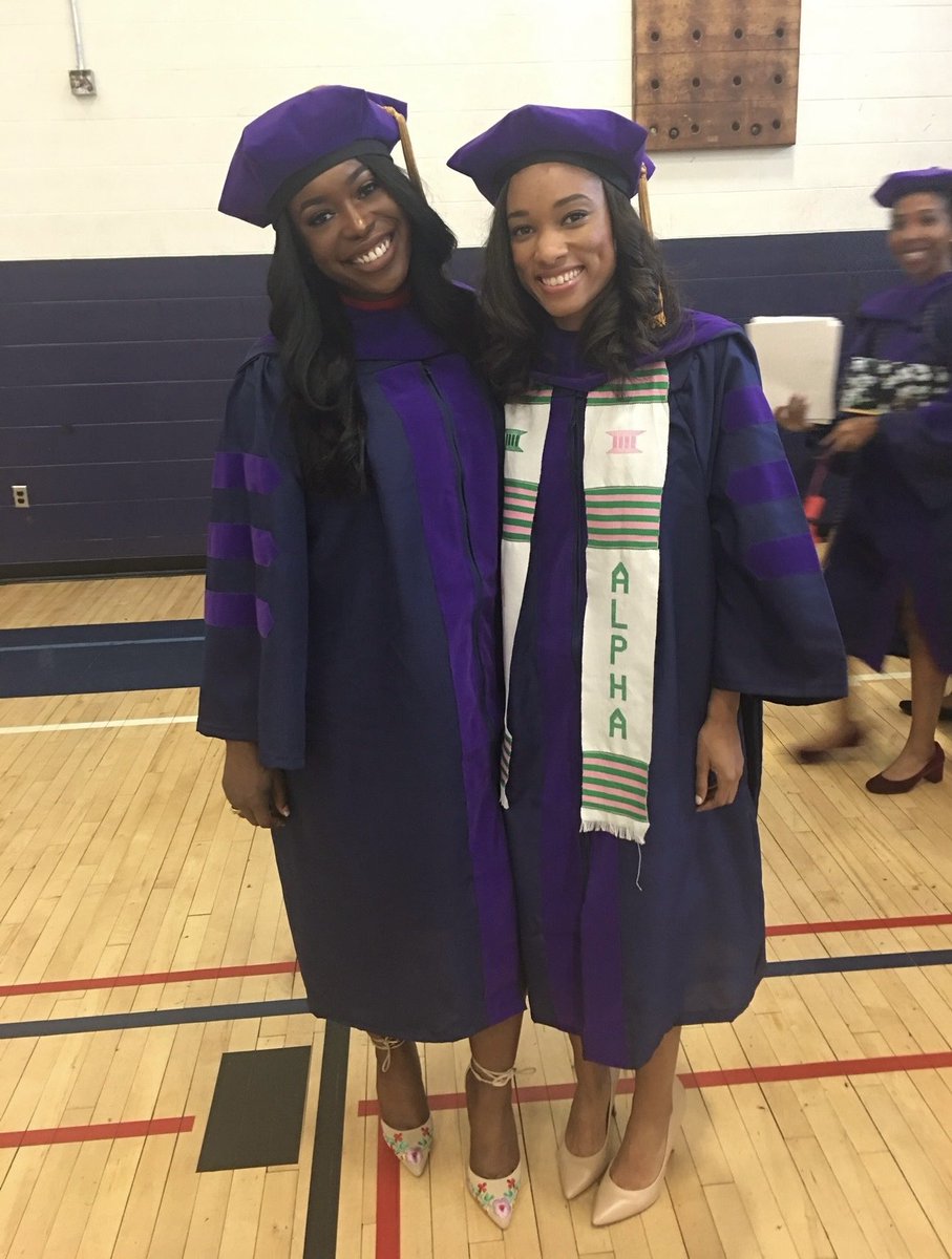 abidibidibambam's tweet image. [A day late, but] Happy Gradaversary to my HUSL boos 😘💙♥️ #Section2