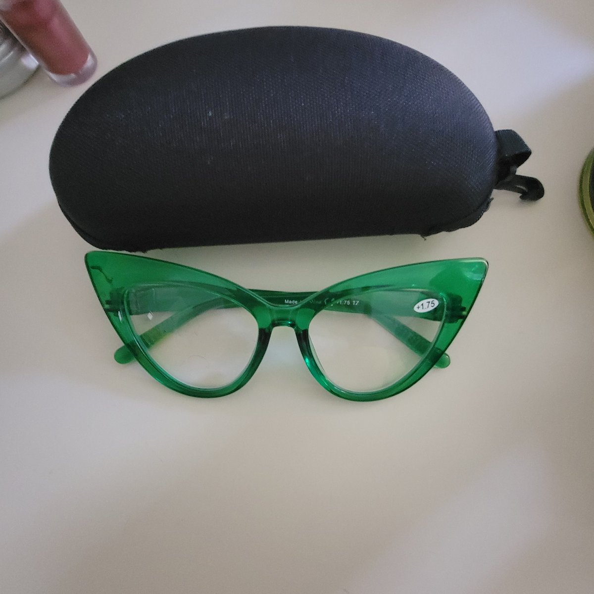 My @eyekeeperdotcom  #eyekeepers were waiting at the post office. All around, good service. I look 4ward 2 building a collection. Who says readers can't be fun? #chosda #vision #styling