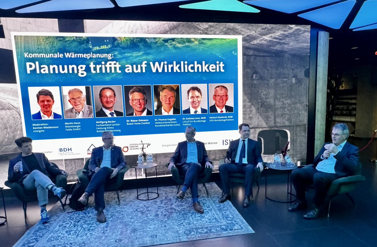 Dr. Thomas Engelke #vzbv empfiehlt für die Verbraucherkommunikation klare Fakten und fordert die Abkehr von Anschlusszwängen an Wärmenetze #connectingheat #KWP #freiewaerme