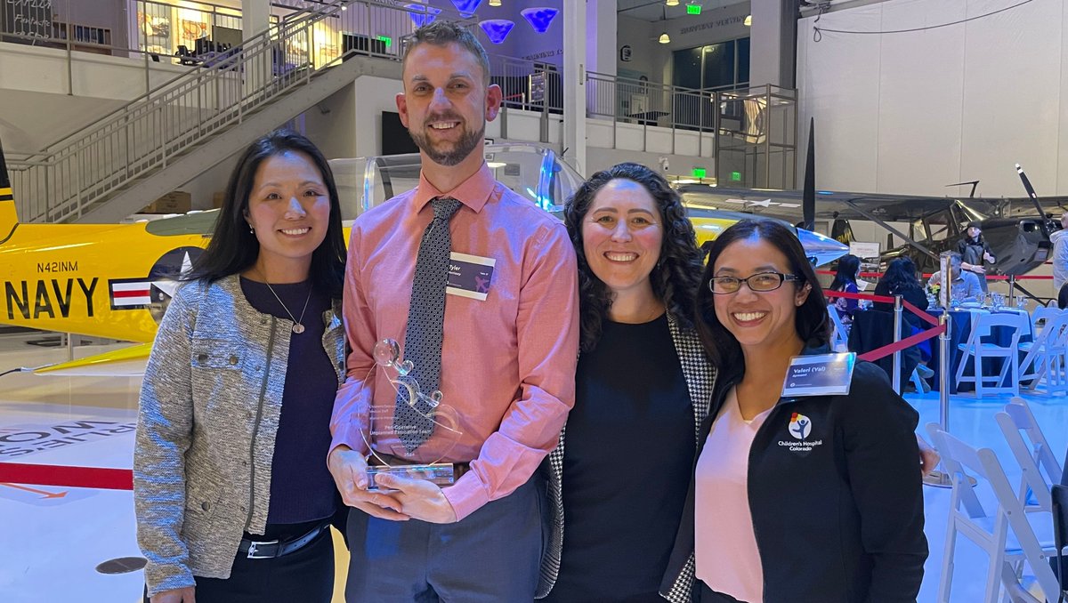 Congrats to Dr. Tessa Mandler and Dr. Tyler Morrissey and The Perioperative Unplanned Extubation Team who won this year's @ChildrensColorado Medical Staff Award for Quality and Safety award. They've reduced extubation by more than 70% in 2 years - impressive! #pedsanes