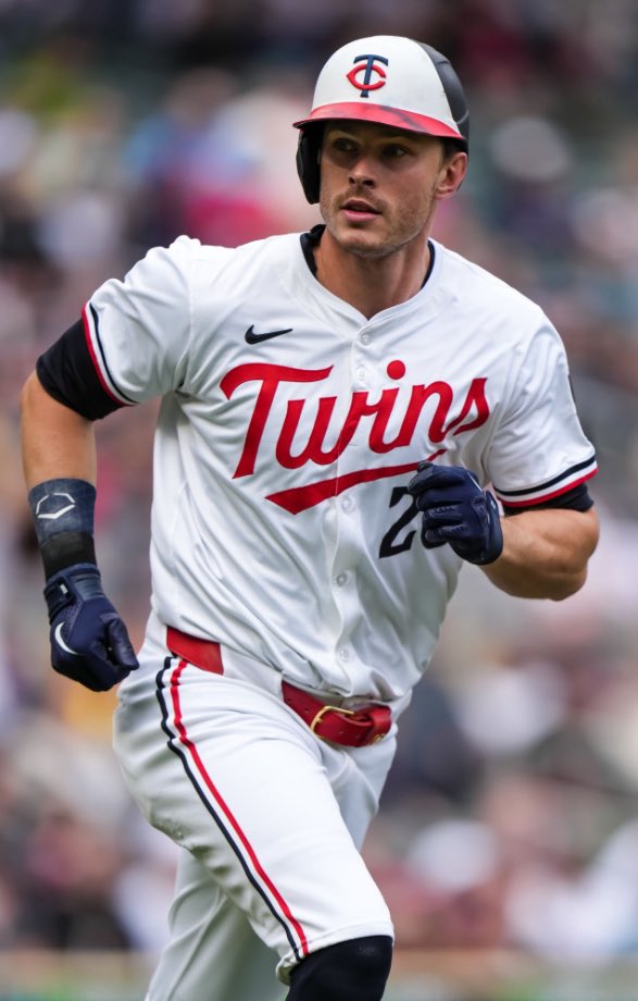 PrimeMATaylor's tweet photo. Alright MN Sports fans gun to your head only one team can win today like for #MNTwins  retweet for the Timberwolves! https://t.co/Fl7SuWyQu3