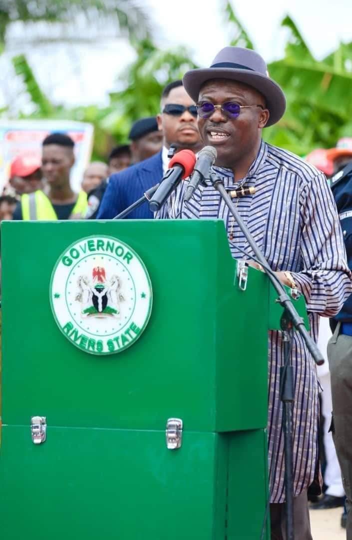 Humanityalways1's tweet photo. Gov. Sim Fubara receives Abia state Governor, Dr. Alex C. Otti ahead of the commissioning of the reconstructed Aleto-Ebubu-Eteo (Old Port Harcourt-Bori) Road. #1YearOfSimFubara
Thank you H. E @SimFubaraKSC for choosing to be different
Humanity is proud of you https://t.co/yw5E9K3pqd