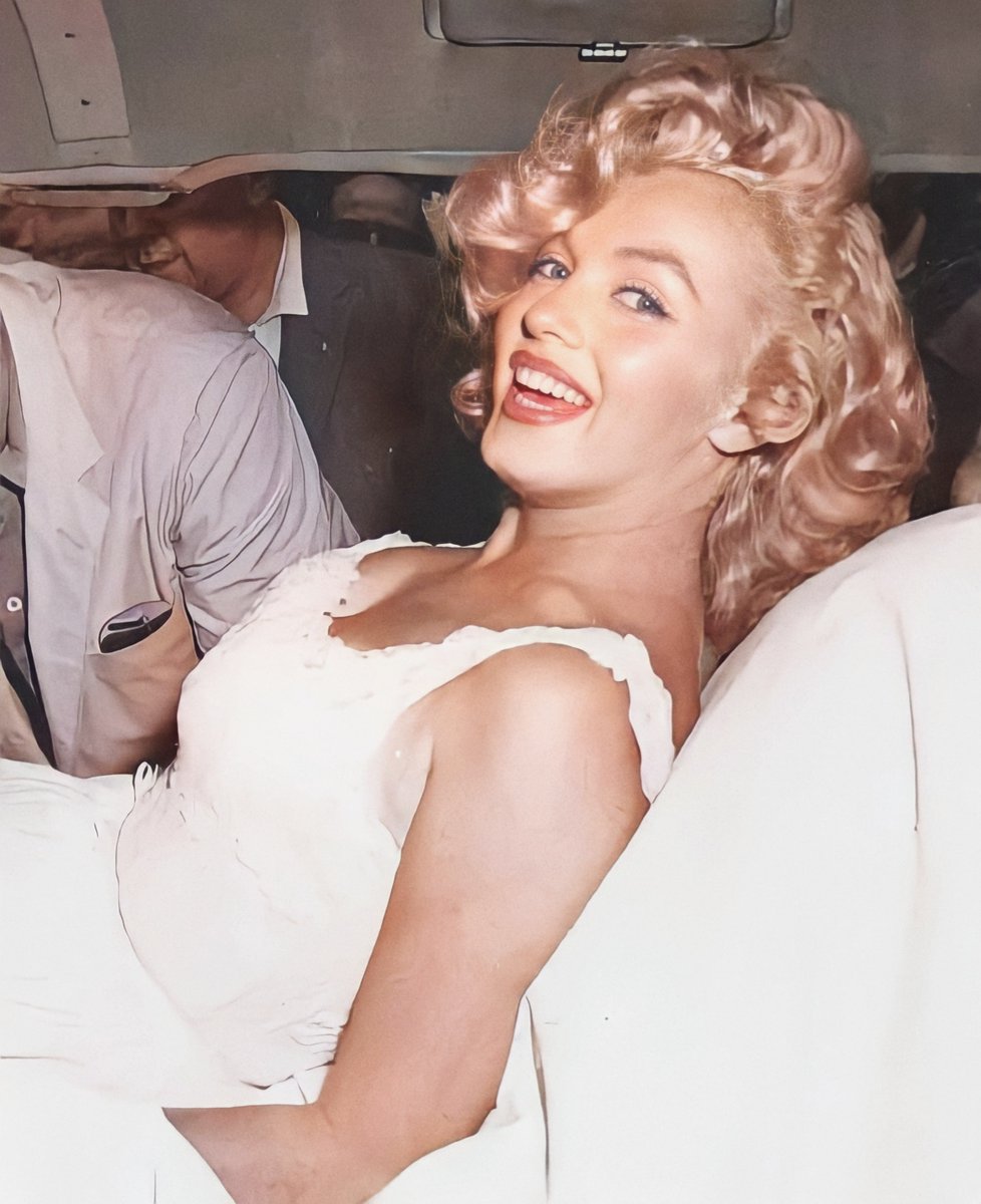 Marilyn Monroe leaving the hospital in 1957.