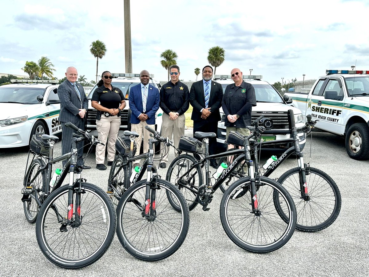 Wishing good luck to the @FL_Corrections with their new Bike Program! As a thank you for their commitment, we donated 4 bikes so probation officers can make their monthly visits to probationers. Glad we could assist! 🚴‍♂️ #PBSO