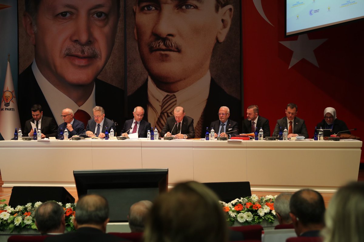 Genel Başkanımız, Cumhurbaşkanımız Sayın Recep Tayyip Erdoğan’ın teşrifleriyle 164. Genişletilmiş İl Başkanları Toplantımızı gerçekleştirdik.