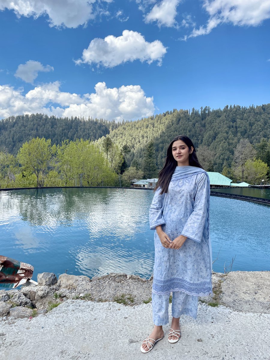 SmrahAsad's tweet photo. On top of the world

#realtorsamrah #nathiagali https://t.co/BX1U9RT7Hj