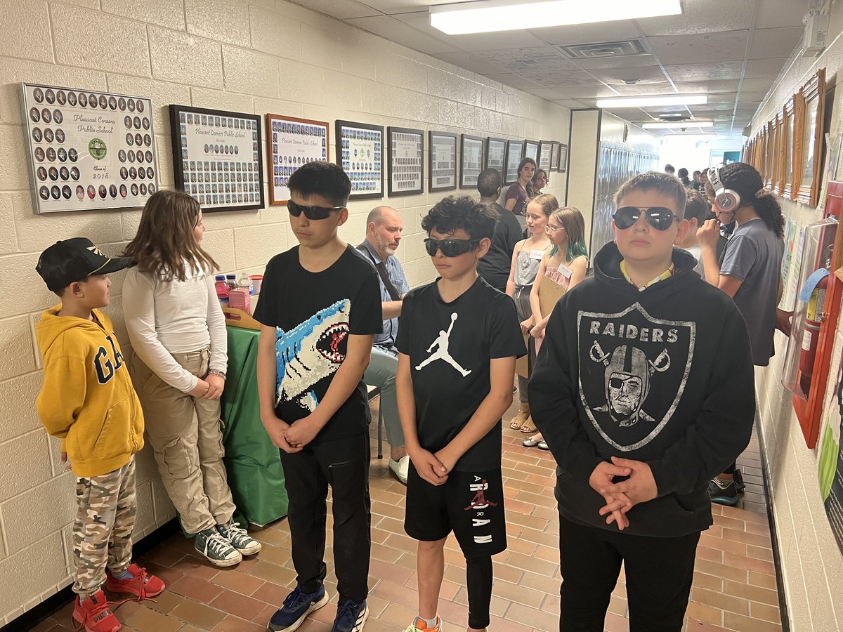 The entrepreneurial spirit is alive &amp; thriving at Pleasant Corners PS! 

Gr. 5-7 students are diving into innovation &amp; business expertise with the KIDpreneurship project. Stay tuned for their Junior Business Fair on June 13! 

Full story: ucdsb.on.ca/u_c_d_s_b_news…

#MyUCDSBFamily