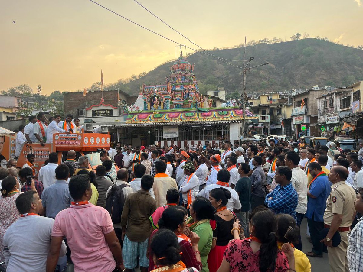 Vibrant scenes in the roadshow today between Bhandup & Tembipada Gaondevi reflected the love & affection people have for our Hon PM Shri @narendramodi avl as we campaigned for @BJP4Maharashtra’s Mumbai North East PC’s winning candidate Shri @mihirkotecha avl. @cbawankule