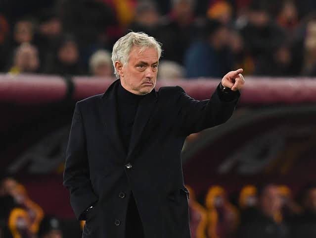 🔥🔥 Aziz Yıldırım, Jose Mourinho ile 3 yıllık anlaşma sağladı. (Yağız Sabuncuoğlu)
