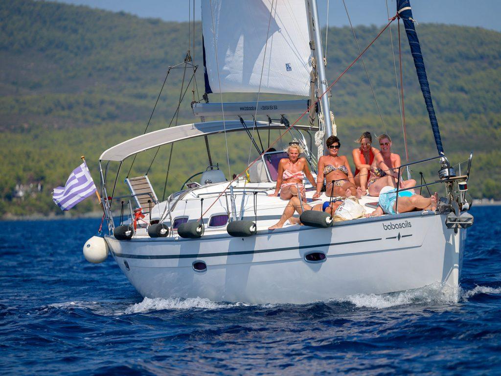 The Bavaria 40 can comfortably accommodate six people in private double cabins.

View more : zurl.co/0uzj 

#sail #halkidiki #visitgreece #babasails #sailing #greekislands #yacht #yachting #visithalkidiki