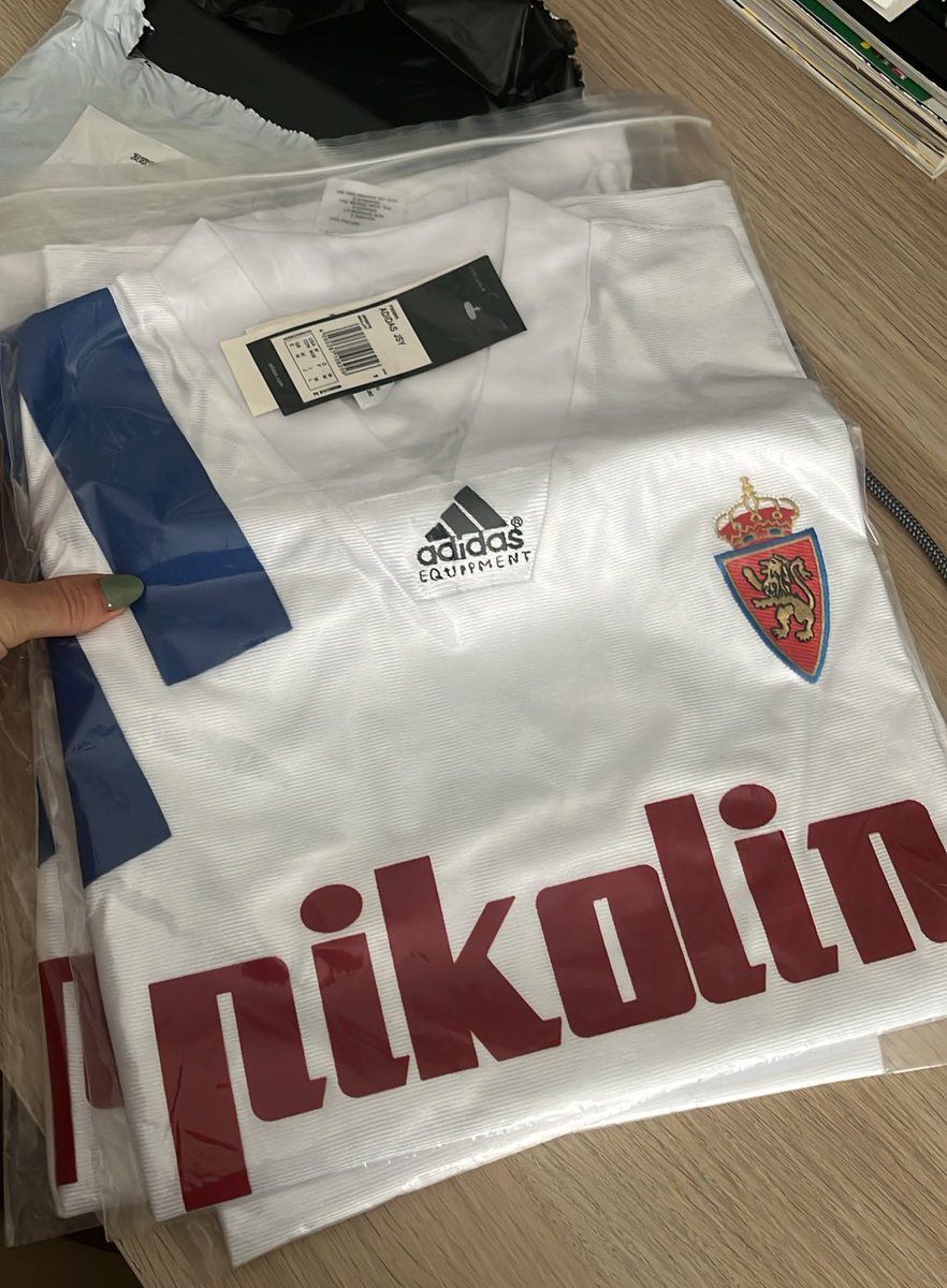 sserlak's tweet photo. Tenim la camiseta de moda gràcies a @futbasketcamis4 https://t.co/FJ9hB3ud5C