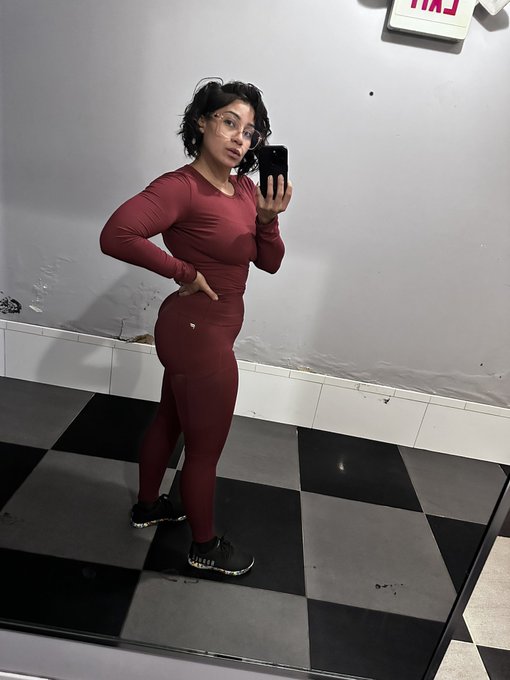 Spring seems to have finally sprung!!! What&rsquo;s your  favorite season? https://t.co/uAb7XvXc5y<a href="/tag/pantyhose"class="tags"><span>#pantyhose</span></a><a href="/tag/taboo"class="tags"><span>#taboo</span></a><a href="/tag/paypiggies"class="tags"><span>#paypiggies</span></a><a href="/tag/milfie"class="tags"><span>#milfie</span></a>