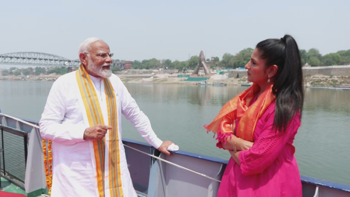 Rubika Liyaquat (@rubikaliyaquat) on Twitter photo आप लोगों संग एक बात साझा करना चाहती हूँ। मुझे लगता है जितना ईमानदार और दिल की गहराइयों से दिया गया ये इंटरव्यू है उतना ही dedication प्रधानमंत्री <a href="/narendramodi/">Narendra Modi</a> ने इंटरव्यू से पहले दिखाया- सिर्फ़ मैं और मेरी टीम ही नहीं इस प्रतिबद्धता की साक्षी चित्रा और उनकी टीम भी है।
तय आप लोगों संग एक बात साझा करना चाहती हूँ। मुझे लगता है जितना ईमानदार और दिल की गहराइयों से दिया गया ये इंटरव्यू है उतना ही dedication प्रधानमंत्री <a href="/narendramodi/">Narendra Modi</a> ने इंटरव्यू से पहले दिखाया- सिर्फ़ मैं और मेरी टीम ही नहीं इस प्रतिबद्धता की साक्षी चित्रा और उनकी टीम भी है।
तय