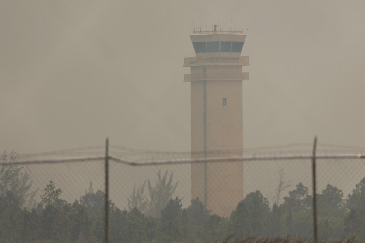 LATEST: Air Traffic Control services at Lynden Pindling International Airport resumed at 1pm today following an interruption as a result of the fire on Coral Harbour Road. Travellers are advised to expect delays and contact airlines for updates. 

📷 Dante Carrer