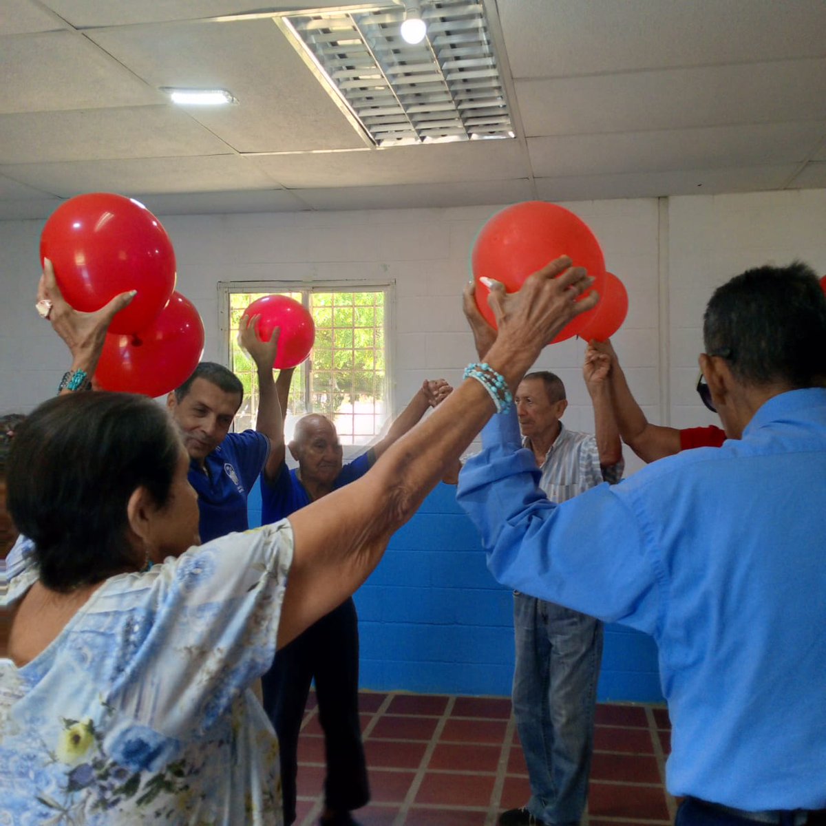 INASS (@salainass) on Twitter photo El C.S.S.R Dr José Gregorio Hernández Gómez de Barlcelona, se realizó actividades de baile, globos, con la finalidad de mantener el equilibrio e integrarse como equipo, para mejorar su condición emocional y física de los adultos mayores residente @nicolasmaduro
<a href="/Maga_Vina/">Magally Viña</a> El C.S.S.R Dr José Gregorio Hernández Gómez de Barlcelona, se realizó actividades de baile, globos, con la finalidad de mantener el equilibrio e integrarse como equipo, para mejorar su condición emocional y física de los adultos mayores residente @nicolasmaduro
<a href="/Maga_Vina/">Magally Viña</a>
