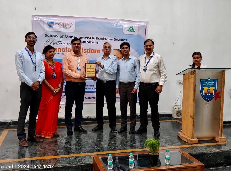 UniversityMonad's tweet photo. students participated in question answer session.
#Schoolofmanagement
#Workshopglimpse
#Managementstudents
#MonadUniversity
#BestUniversity
#BestinNCR
#Studentexposure
#creativityfound
#admissionopen2024_25 https://t.co/RxhLpt5X9w