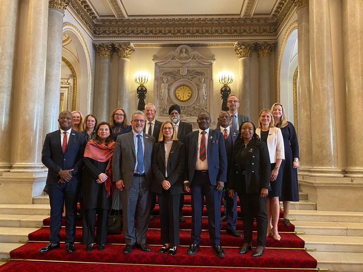 We were delighted to take a delegation of ACU Council members to Buckingham Palace today, ahead of our ACU vice chancellor summit  #VCsummit24 and the @commonwealthsec meeting of education ministers #CCEM being held in London this week.