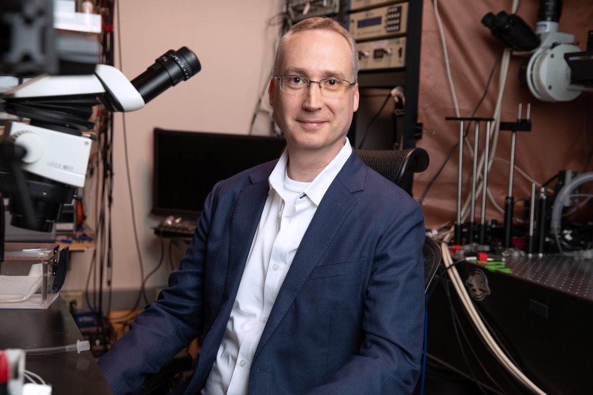 🎇 Axel @Nimmerjahn has been promoted to full professor at #SalkInstitute for his groundbreaking work in #neuroscience and #biophotonics. Congratulations, Axel! 🙌 #Neurotechnology #Innovation