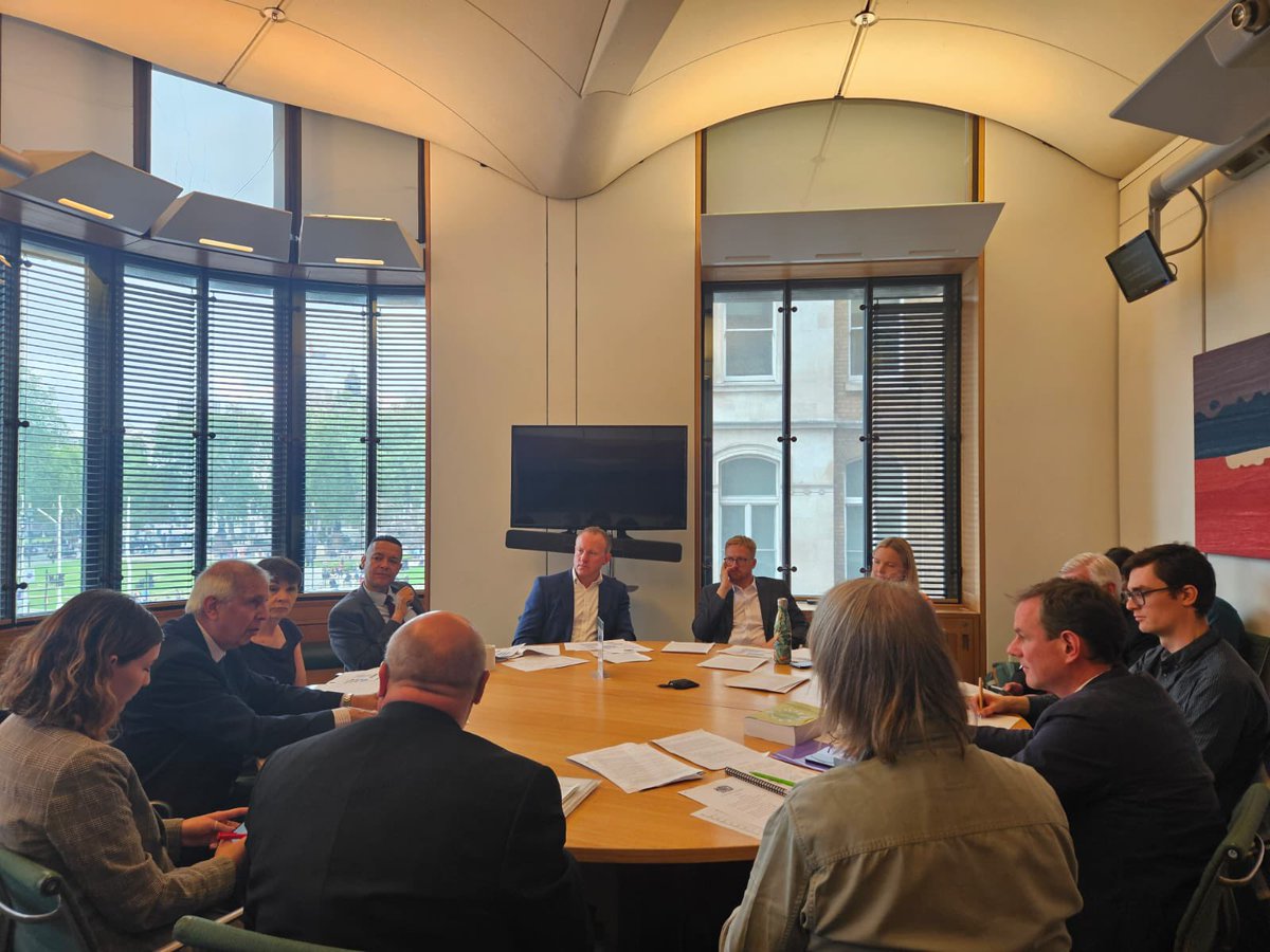 ✅️ Attended a very interesting roundtable today on the practicalities of bringing water companies back into public ownership. 💦🚰 ❌️ Private water companies have been failing the public for too long, prioritising shareholder dividends over investing in the infrastructure.