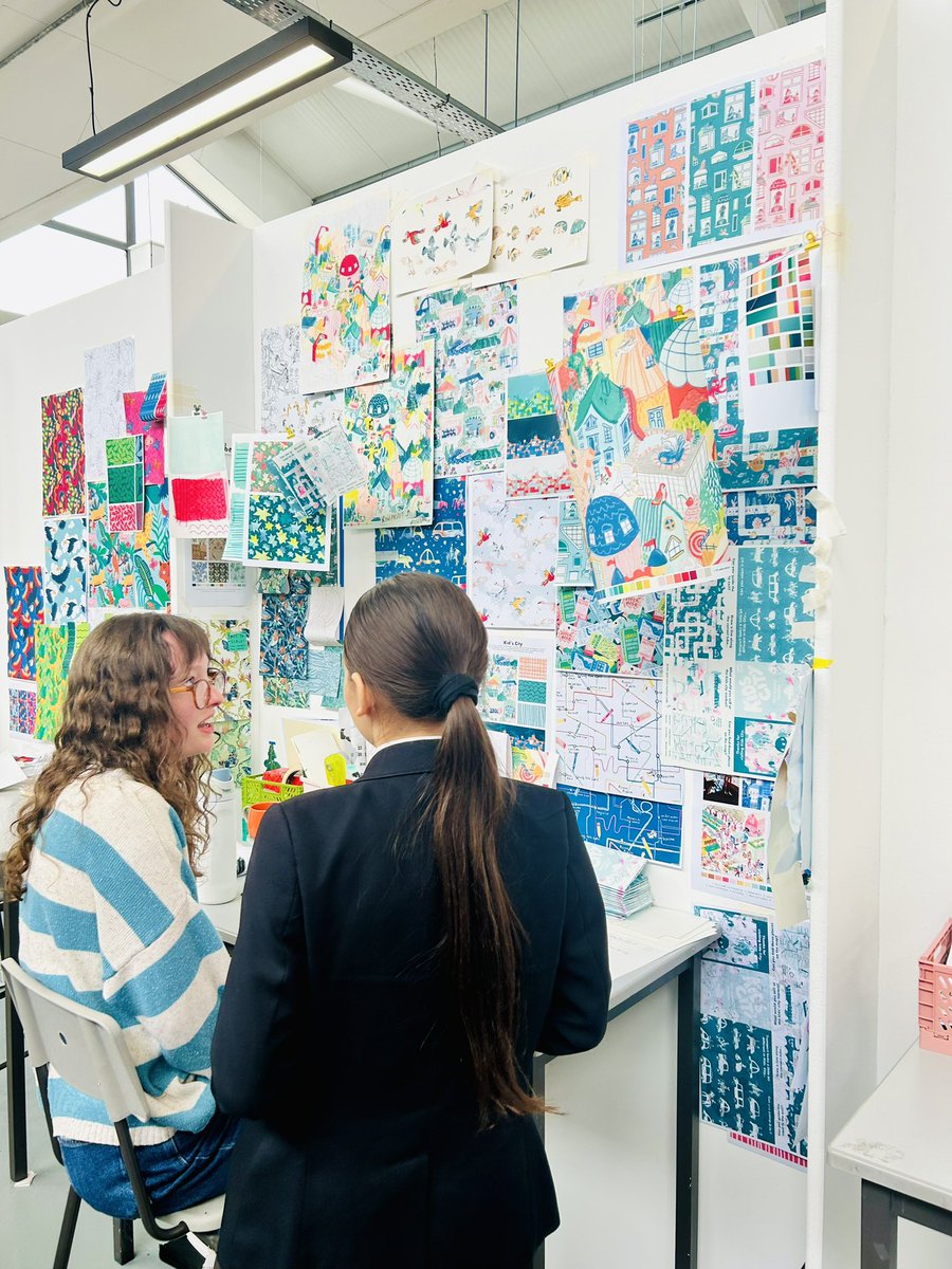TAL_DT's tweet photo. Fantastic opportunity for 8L today to see their prospects for a career in the creative industries at @LeedsArtsUni - thank you for having us! 🖼️ ✏️ https://t.co/YRDNPy2ZSA