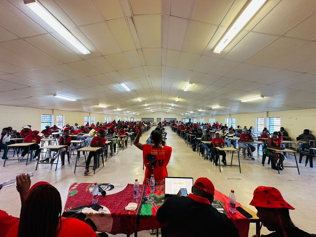 ♦️In Pictures♦️ KwaZulu-Natal Cluster 2 EFF Mlungisi Madonsela Battalion Forum addressed by the National Coordinator, Fighter @NalediChirwa at Amajuba TVET MTC Campus. Battalion representatives from all campuses in Cluster 2 were receiving the mandate to ensure the EFF is…