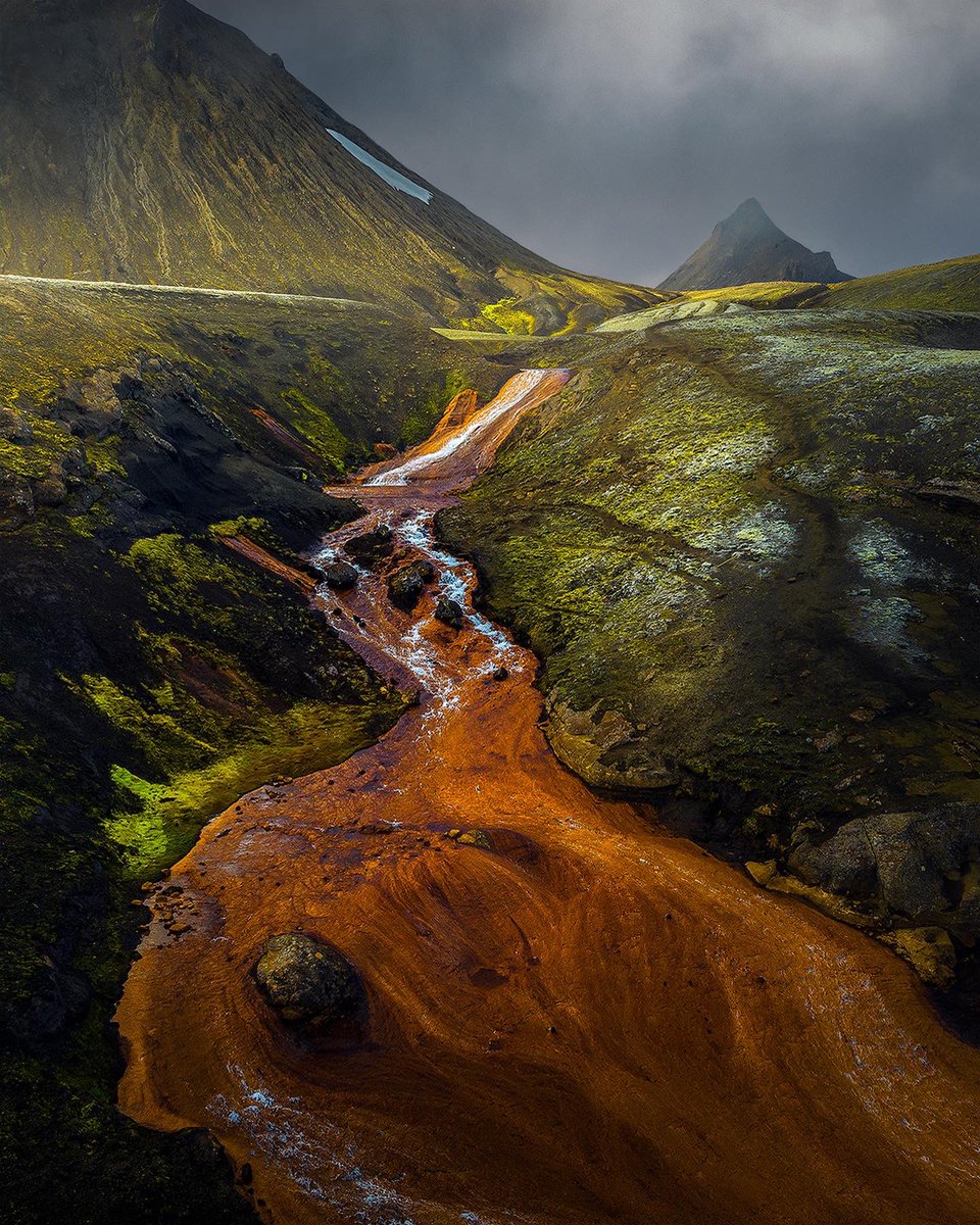 There are so many unique places and colour palettes in the Icelandic highlands, it’s endless out there